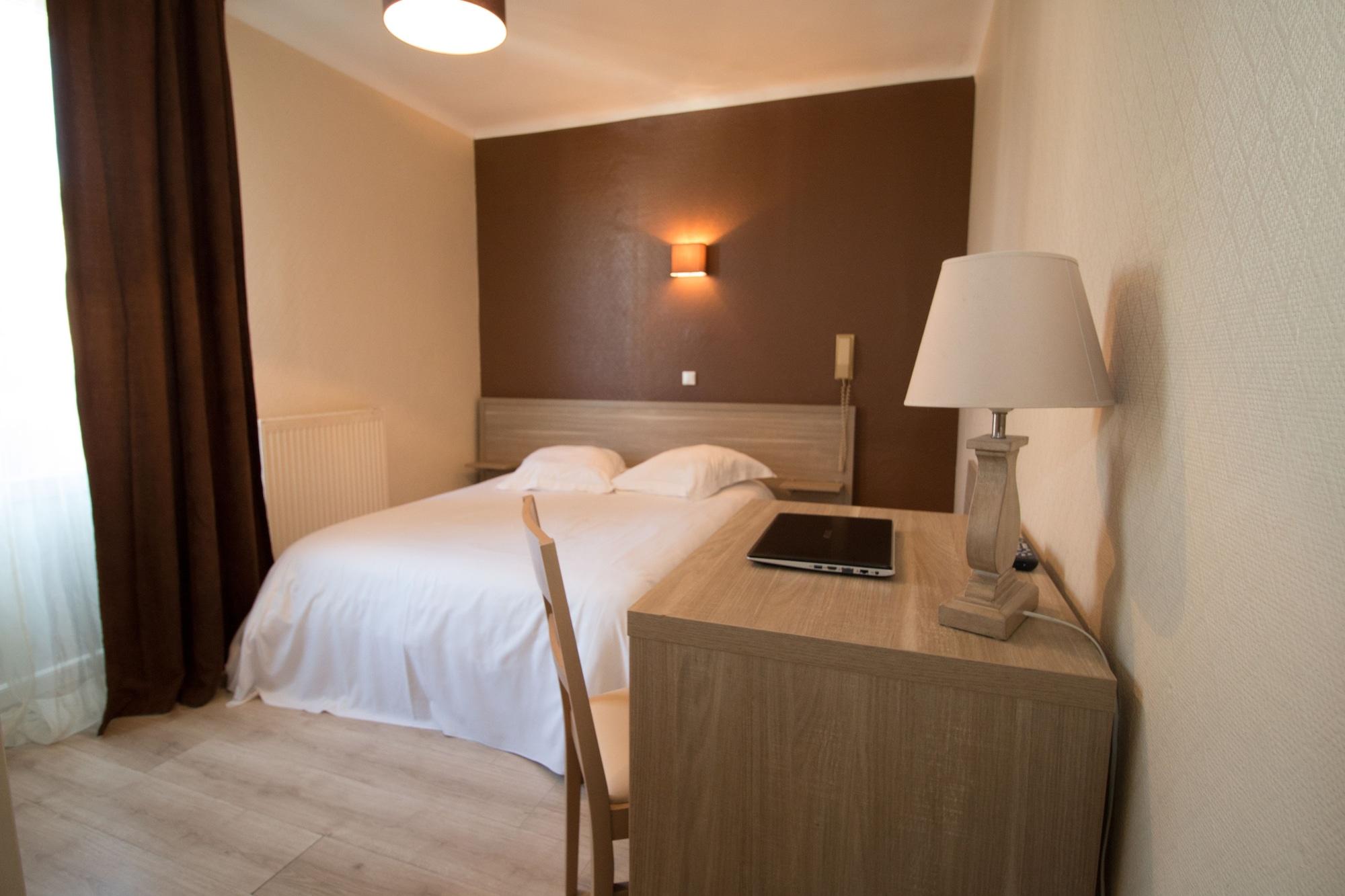 Hotel Pacific Calais Exterior photo